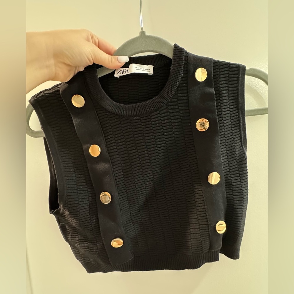 Zara Black Ribbed Knit Sleeveless Vest with Crew Neck